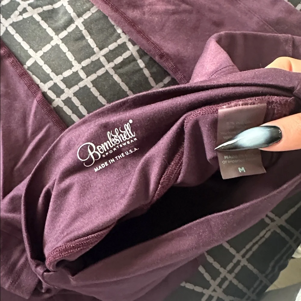 Bombshell Define Leggings - Picture 2 of 4